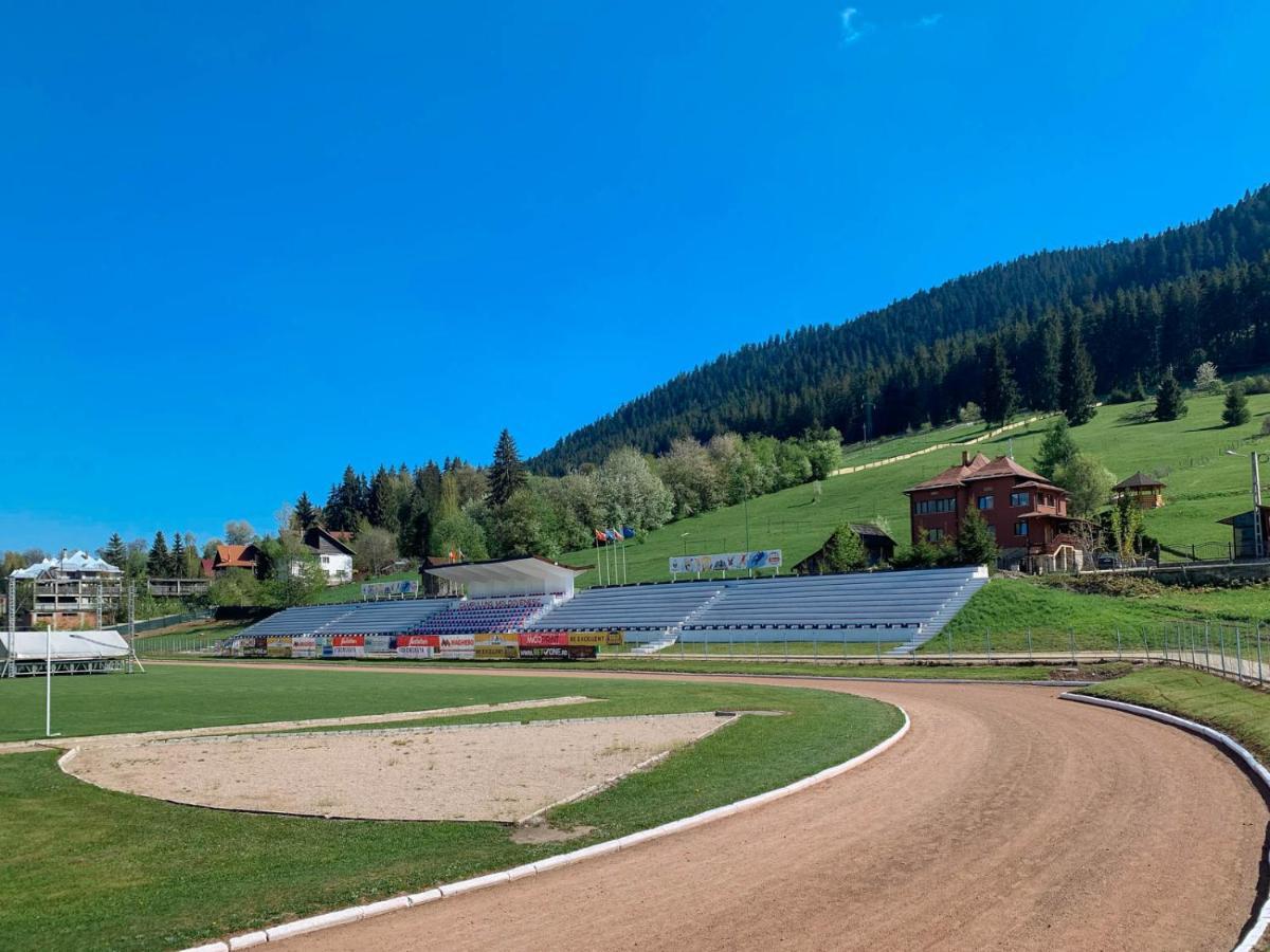 Vila Stadion Câmpulung Moldovenesc Exterior foto